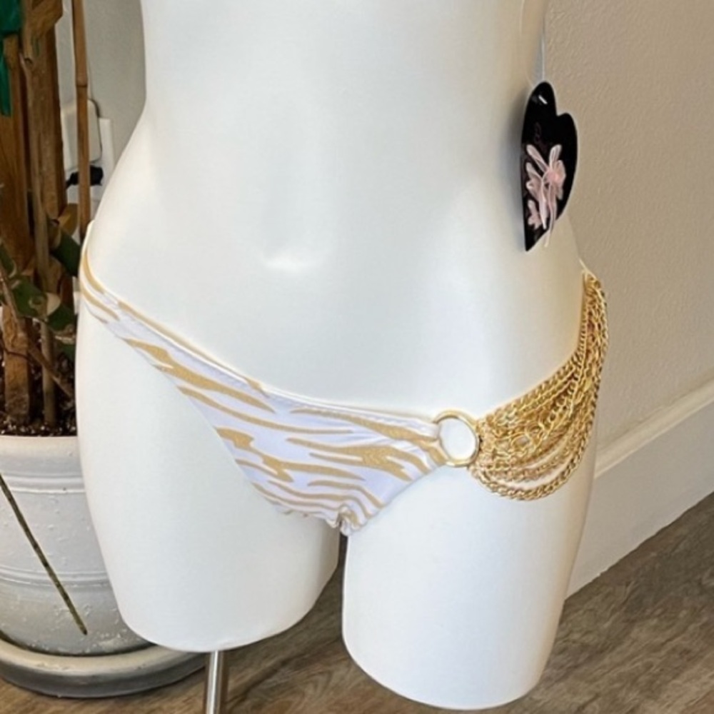 “Who’s that Girl” Bikini L/S - Picture 2 of 8